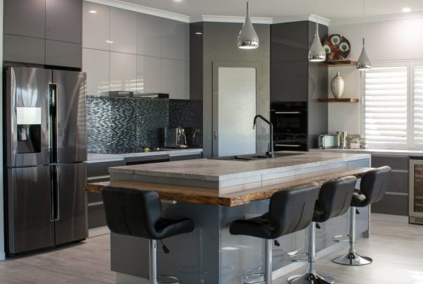Kitchen Breakfast Bar
